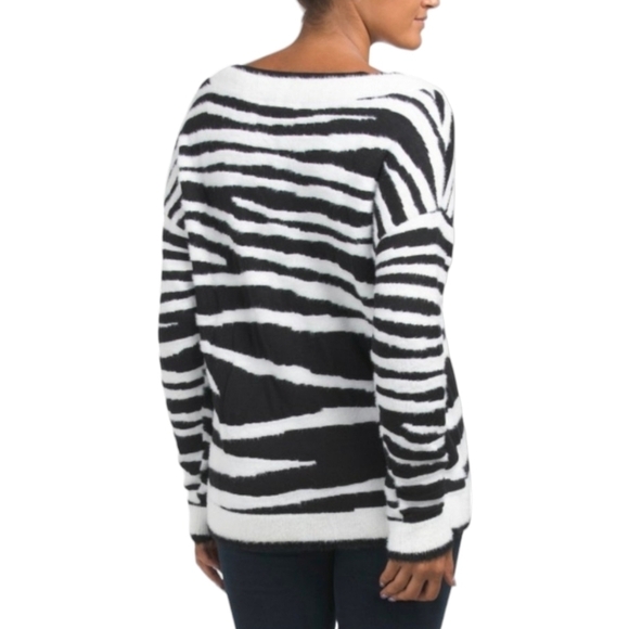 Belldini Zebra Print Eyelash Sweater V Neck Cozy Winter White Black 3XL - Picture 3 of 12